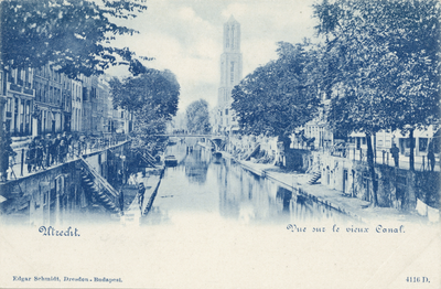 1743 Gezicht op de Oudegracht Tolsteegzijde te Utrecht met in het midden de Hamburgerbrug en op de achtergrond de Domtoren.